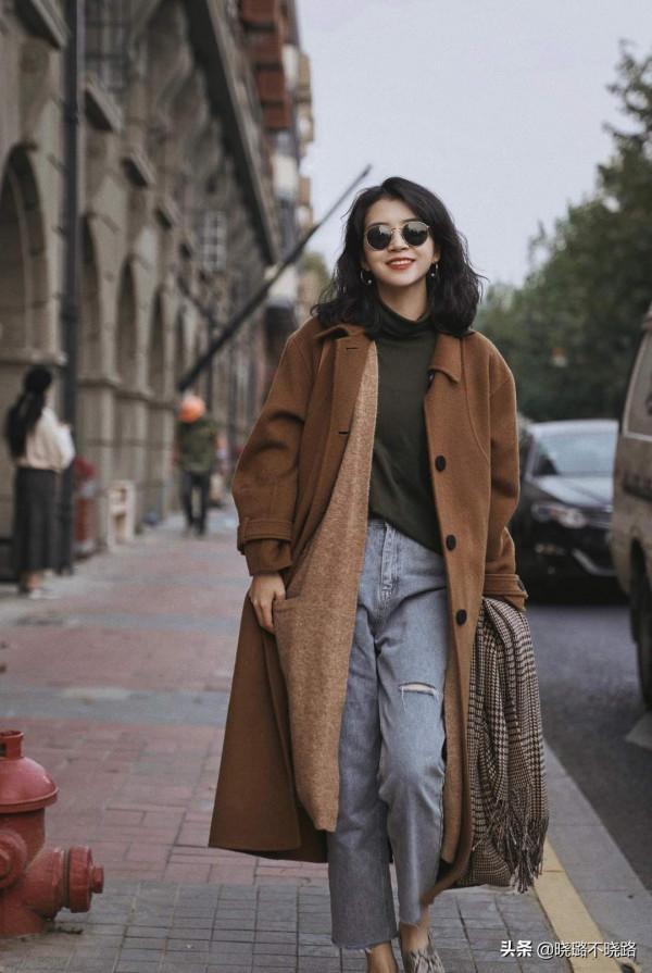 今年火了一種穿法叫:“外面過冬,裡面過夏”,時髦精們都愛了 今年火了一種穿法叫:“外面過冬,裡面過夏”,時髦精們都愛了