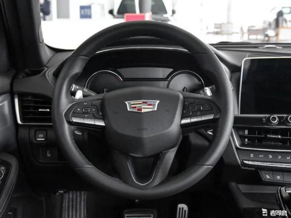 2.0T+10AT,顏值高運動感強,還能兼顧舒適性的豪華中型車 2.0T+10AT,顏值高運動感強,還能兼顧舒適性的豪華中型車