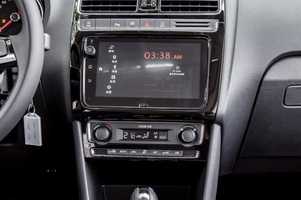 POLO倒車影像總是閃屏是什麼原因？