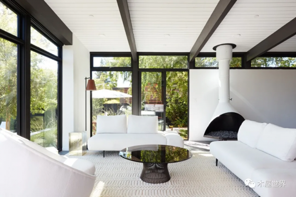 用當年的流行風格改建60年前的木屋,享受現代溫馨的生活 用當年的流行風格改建60年前的木屋,享受現代溫馨的生活