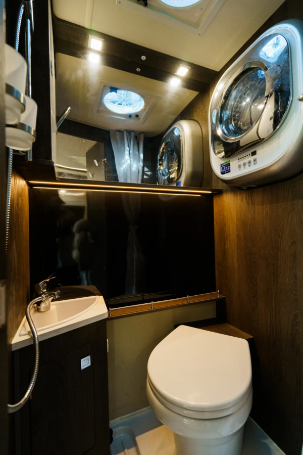 宇通“雍和”系列房車上線 京劇臉譜配色 濃郁國風氣息 高階品質體驗