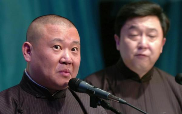 徒孫也好,女兒也罷,姜昆摟著女士腰拍照,本就失禮之舉 徒孫也好,女兒也罷,姜昆摟著女士腰拍照,本就失禮之舉