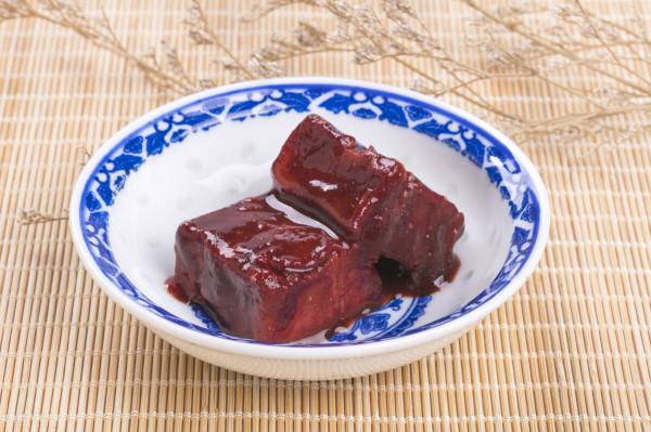 家裡這3種“調味料”，炒菜時儘量少放，容易導致高血脂