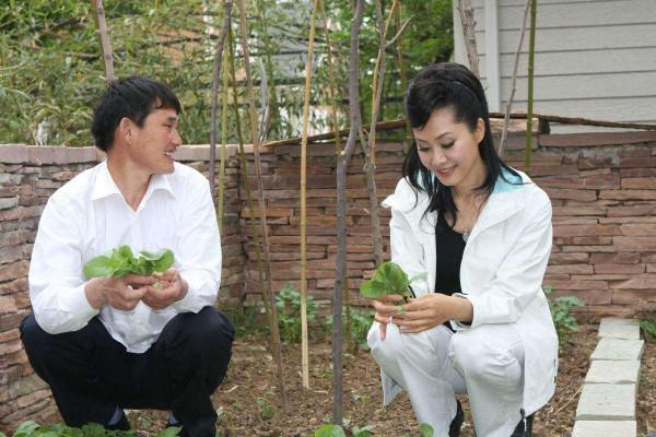 靳東說“慢工出細活”，為娛樂圈敲響警鐘