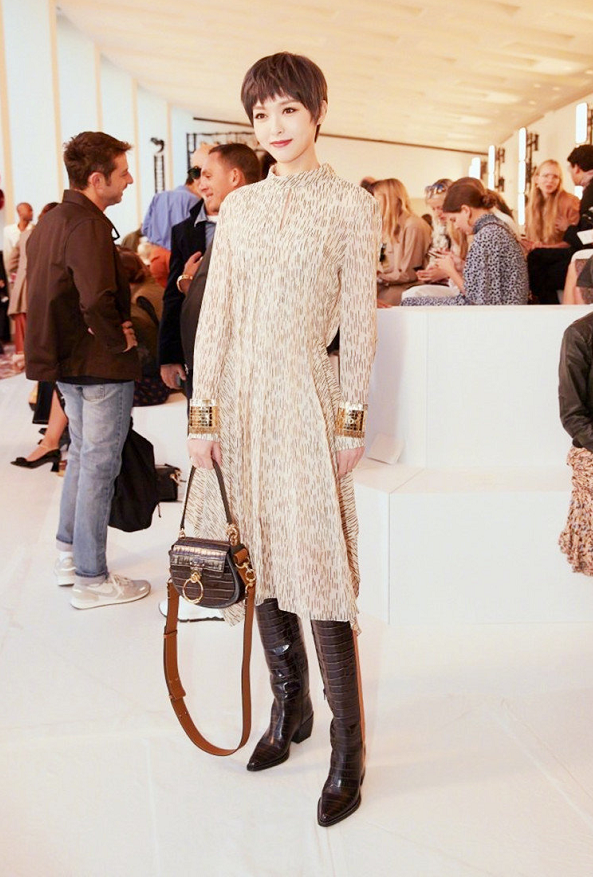 唐嫣好適合復古造型，風格不再像“傻白甜”，反而霸氣似御姐