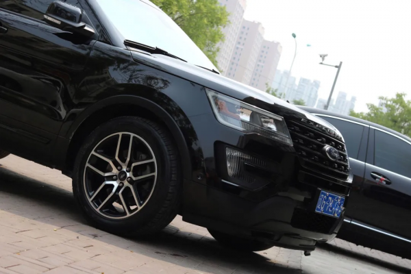 怪獸修車：翻新一輛&quot;破舊&quot;的二手福特探險者，最終&quot;舊車&quot;變新車