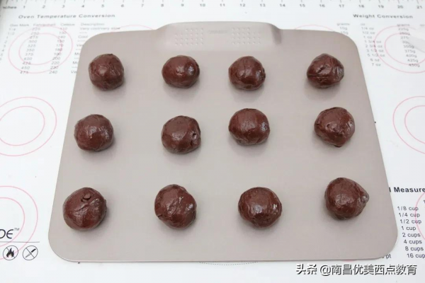 有了烤箱第一個就做他,簡單又好吃,一口一個超級治癒 有了烤箱第一個就做他,簡單又好吃,一口一個超級治癒