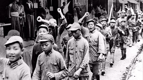 百艘軍艦硬闖中國,毛主席警告多次無果,隨後一聲令下直接開炮 百艘軍艦硬闖中國,毛主席警告多次無果,隨後一聲令下直接開炮