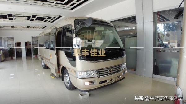 豐田考斯特16座柚木地板+鋪設地板，行政接待的首選車型