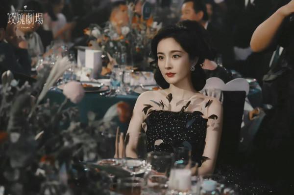 楊冪芭莎慈善夜兩套禮服