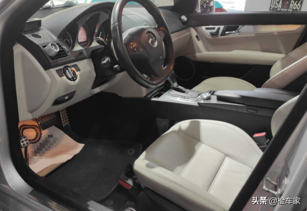 賓士大排量的絕唱！花22萬買輛11年的6.2L賓士C63香不香？