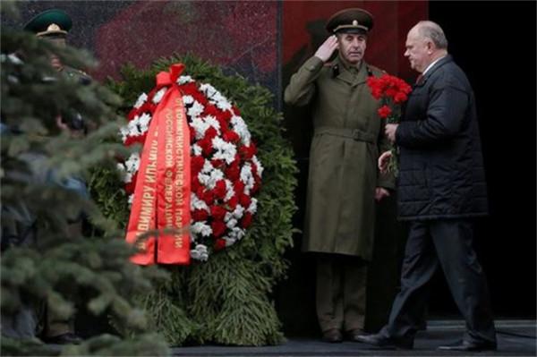 普京曾問久加諾夫一個問題：您的辦公室裡為什麼沒掛列寧像？