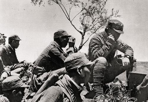 兒子參軍犧牲後母親年年悼念，17年後卻收到一司令來信：請娘來京