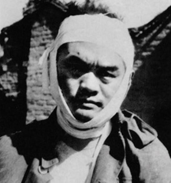 劉伯承說留活口，毛澤東要他帶上鐐銬，王近山抓的人究竟是誰？