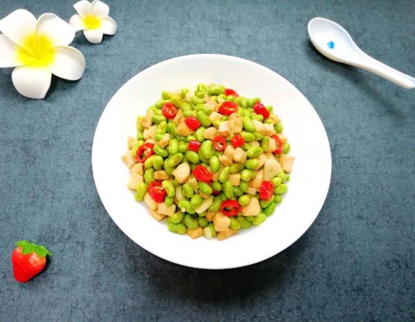 減肥期間就吃毛豆炒雞丁，低脂營養，口味清淡，多吃不怕胖