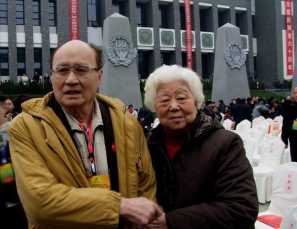 他是葉挺的兒子，是我國地空導彈專家，後創辦先科集團，活了82歲