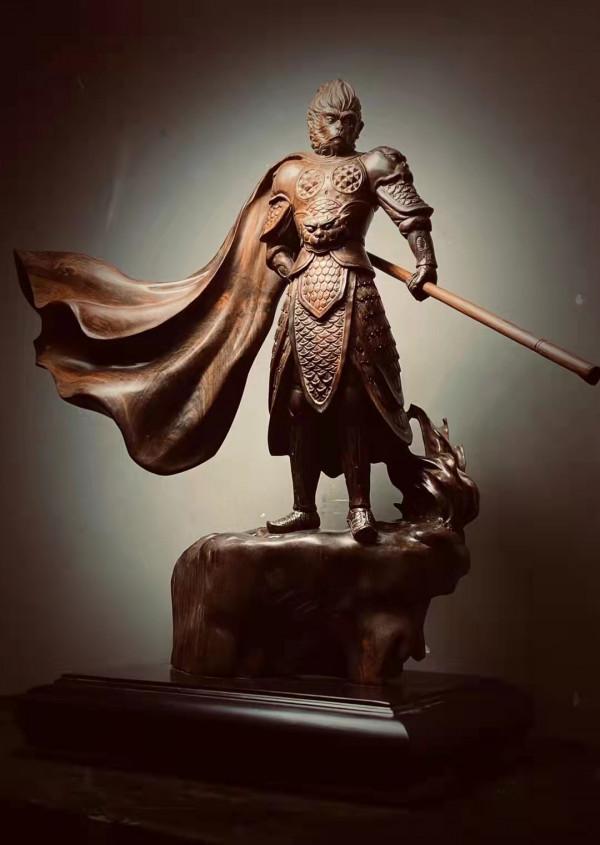 工地上的農民居然是根雕大師，無意挖出來一根木頭，雕刻後太牛了