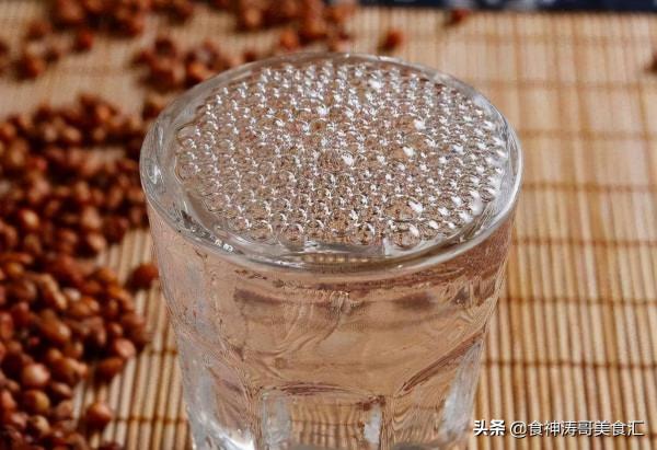 春節“家宴酒”應該怎麼選？幾款200元的純糧酒，面子裡子都能有