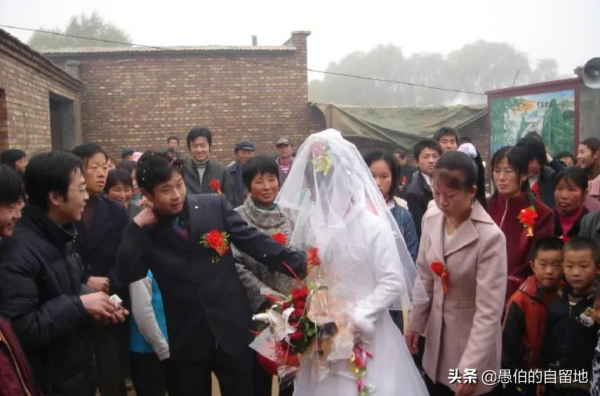 20年前,我們村最豪華的一場婚禮,看看當時是啥樣? 20年前,我們村最豪華的一場婚禮,看看當時是啥樣?