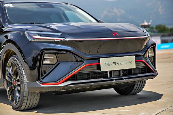 智駕開箱丨底盤和操控是給我最大的驚喜,場地試駕上汽R汽車MARVEL R 智駕開箱丨底盤和操控是給我最大的驚喜,場地試駕上汽R汽車MARVEL R