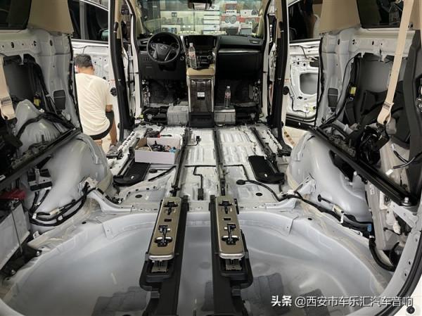 豐田威爾法隔音改裝藍金剛+紅派 理想的隔音效果就要這樣做 豐田威爾法隔音改裝藍金剛+紅派 理想的隔音效果就要這樣做