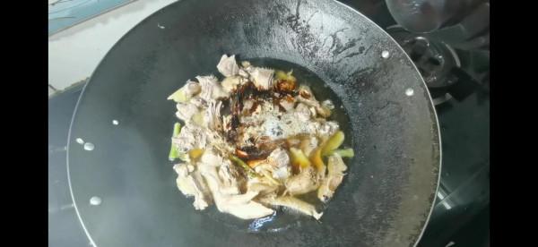 啤酒鴨正宗的做法，不加水，鴨肉軟爛，好吃到連湯汁都不剩