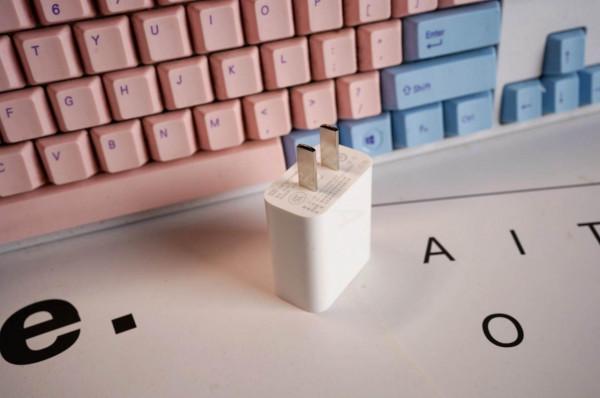 20W充電頭怎麼選？四款熱門產品對比體驗給你答案