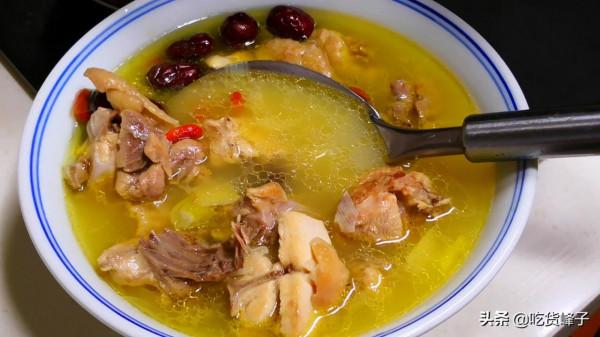 寒冬來臨，民間流行吃“煲3樣”，既禦寒又貼膘，安心順利過寒冬