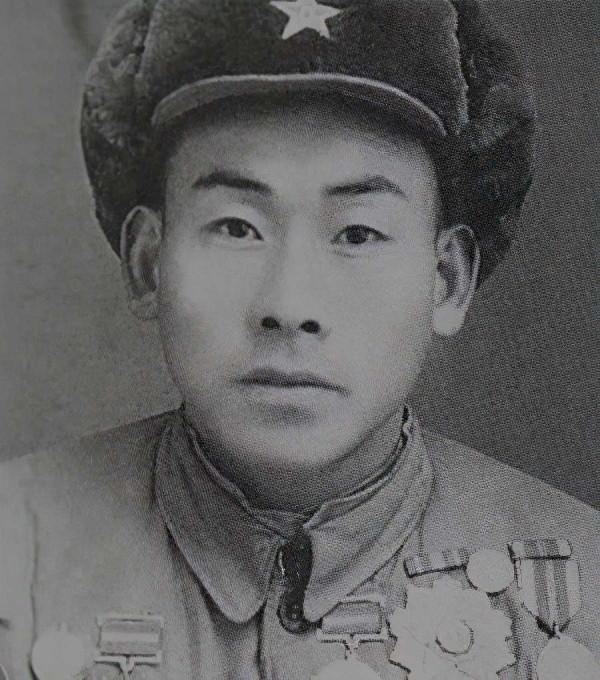 真正的硬漢！用血肉之軀做螺絲，拼死堅持90分鐘護送18列火車