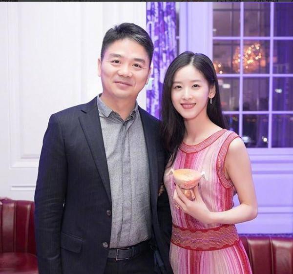 郭富城的摳門、劉強東的雞賊，再看張雨綺小男友，撈女比不過撈男