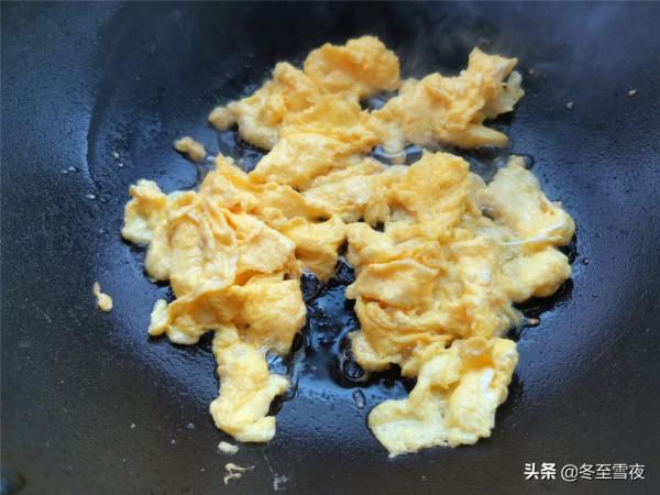 這5種食材放到一起炒，是北方的一道經典下飯菜，節日家宴受歡迎