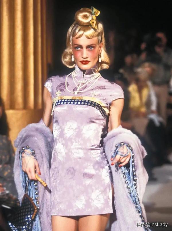 我的社恐女同事，一到年會就變名媛了？