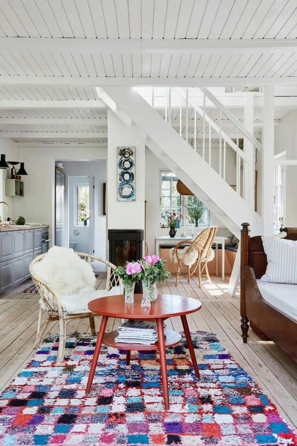 丹麥姐妹曬出80平度假風的家，明亮簡單色彩美，精緻生活超有愛