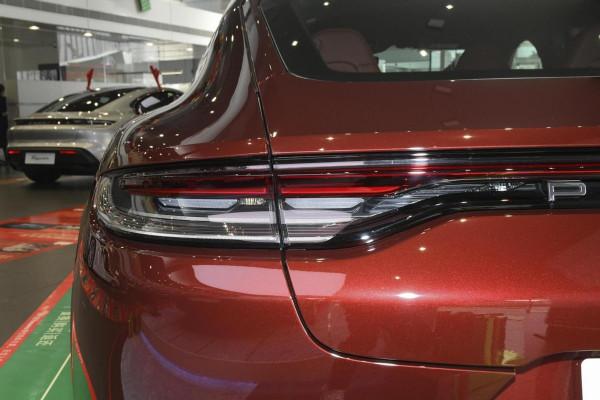 實拍Panamera E-Hybrid，116&period;8萬起，配2&period;9T&plus;電機，4&period;4秒破百