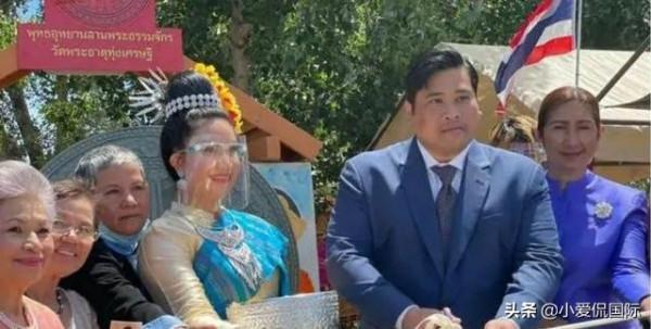 不容小覷，泰王室曬納瓦瑞與餘瓦達海報，二公主絕非後宮小白