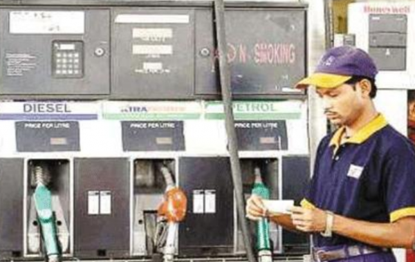 不僅僅是西方！日本人也用不起汽油了，印度人更無奈：已放棄用車