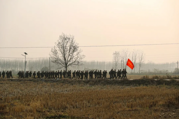 火箭軍某部組織百公里徒步行軍 | 高畫質圖集 火箭軍某部組織百公里徒步行軍 | 高畫質圖集