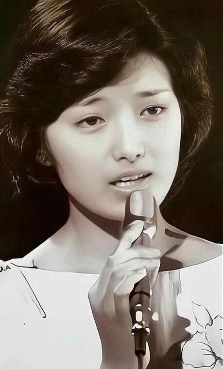 曾紅遍全世界的日本櫻花女神山口百惠，為愛隱退