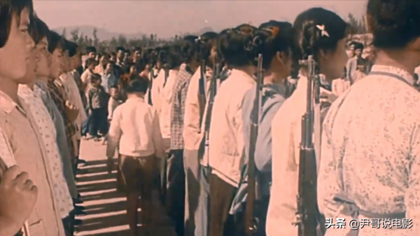 經毛主席批示，鄧小平主持政治局審看才獲准公映的電影，太難得