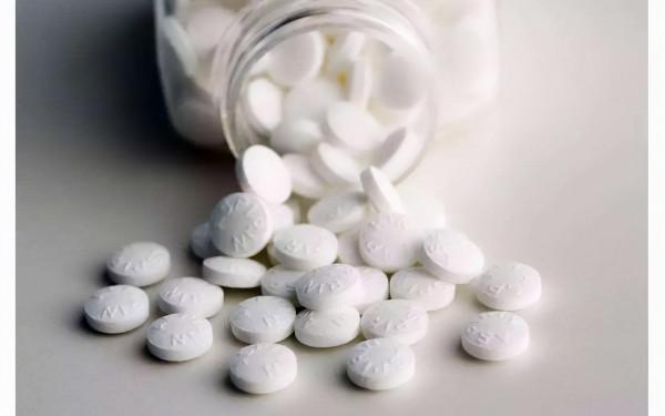 別隻用啤酒澆花了，配上4種“小藥片”，葉子更綠油，開花更多