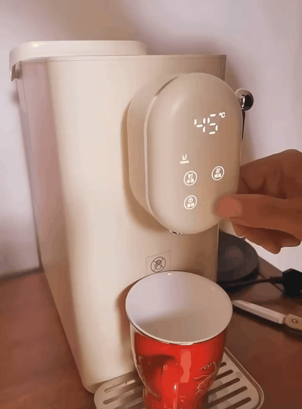 即熱飲水機和恆溫水壺哪個更適合家用？分別用了一年多，談談感受