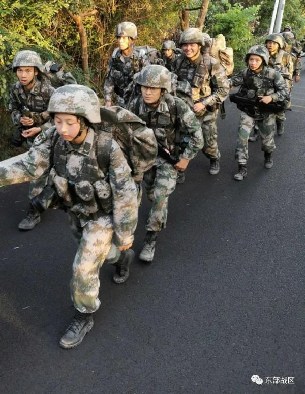 拼!拼!拼!衛生女兵請求出戰 拼!拼!拼!衛生女兵請求出戰