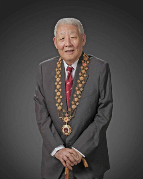 東方紅衛星超重，孫家棟堅持拆掉毛主席像章，周恩來說：我支援你