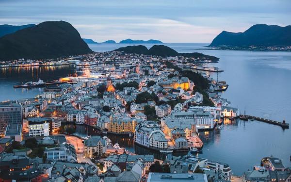 喬新生:期待美國版本顏色革命 喬新生:期待美國版本顏色革命