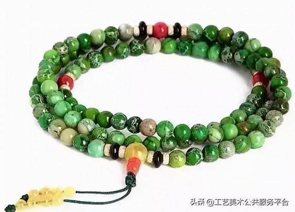 假貨大盤點！看到這 8 種珠寶離遠點，買了也是浪費錢！