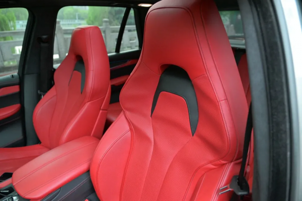 二手寶馬X5M:百萬效能SUV,4.4T雙渦輪增壓,5折購 二手寶馬X5M:百萬效能SUV,4.4T雙渦輪增壓,5折購