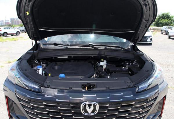 內飾虛擬未來座艙 長安CS55PLUS哪款更值得選？