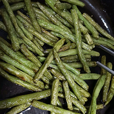 懶人最愛的乾煸四季豆，因為它我都愛上做飯了