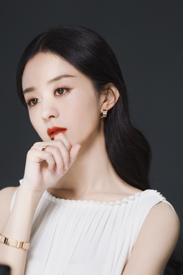 Dior代言人趙麗穎終於再出山!又穿白裙拍大片,Dior審美一直沒變 Dior代言人趙麗穎終於再出山!又穿白裙拍大片,Dior審美一直沒變