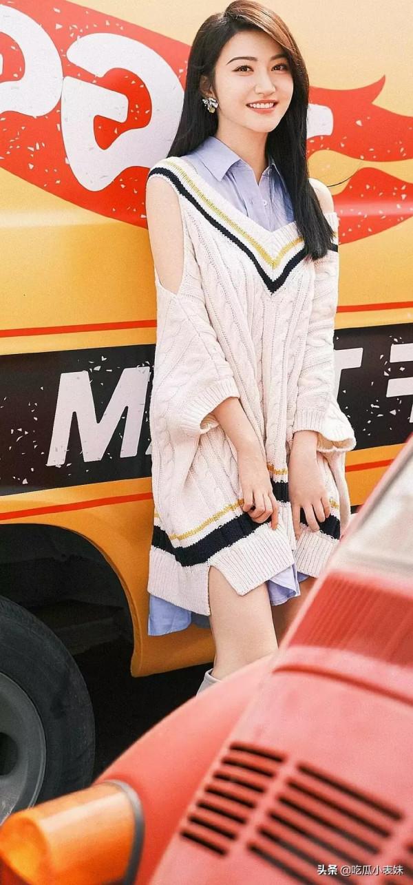 景甜，膚白貌美，恬靜如水